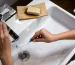 12 tricks to clean the sink